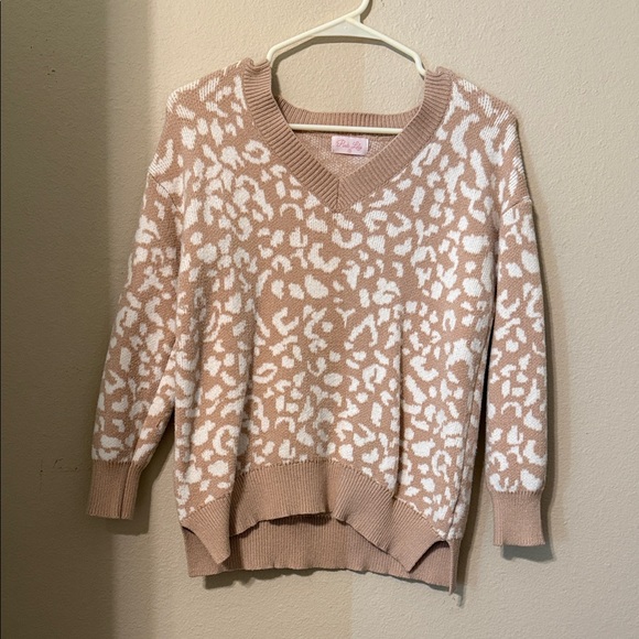 Pink Lily Sweaters - Pink Lily V-Neck Taupe Animal Print Sweater in Cream and White Size Small